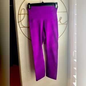Super cute wunder under bright purple lululemon leggings for sale!!